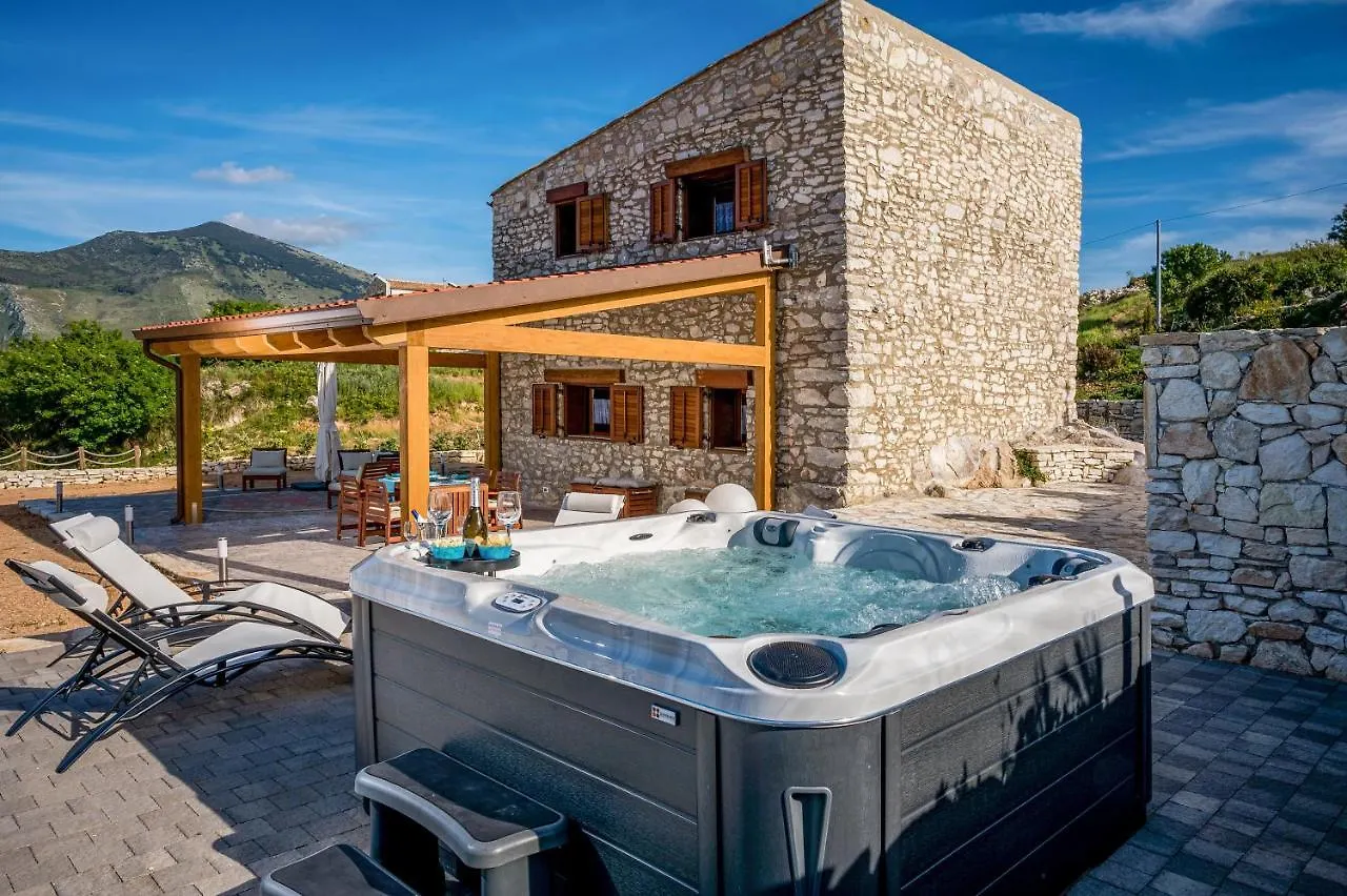 Villa Stone Walls With Jacuzzi Castellammare del Golfo