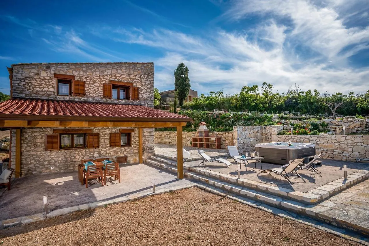 Villa Stone Walls With Jacuzzi Castellammare del Golfo